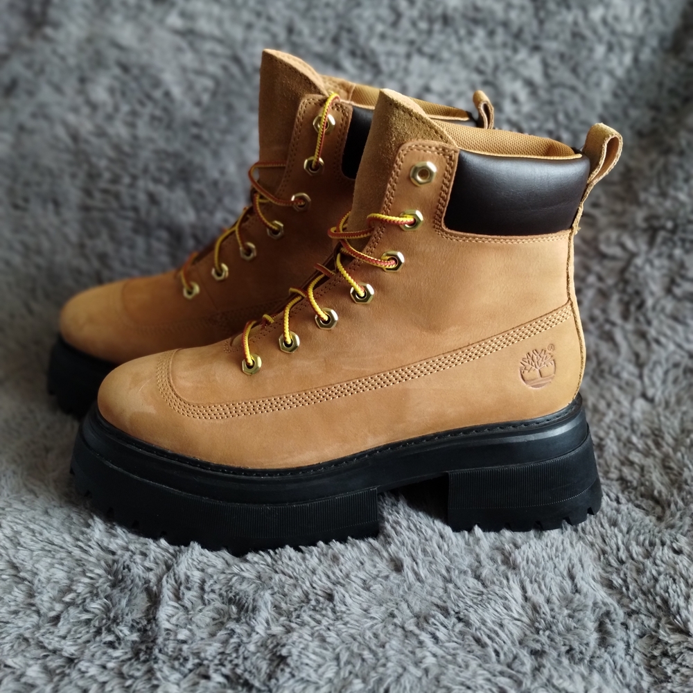 Timberland Premium Platform 6-Inch Boots Wheat Nubuck Women’s 9 NWOT A2KMU